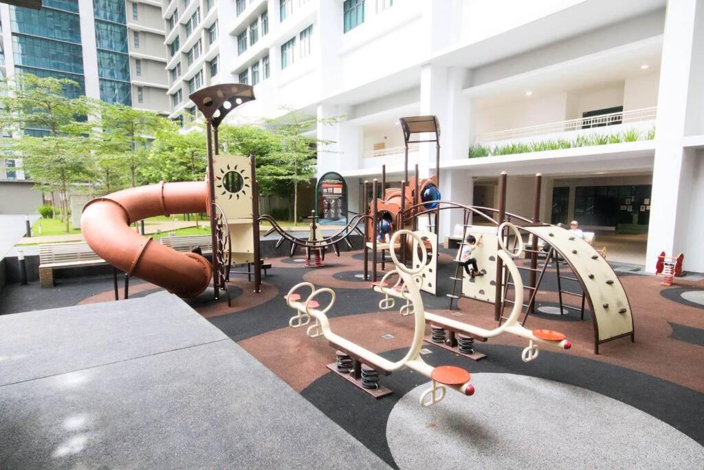 Ferienwohnung Legasi Kampung Baru By Airhost Kuala Lumpur Exterior foto